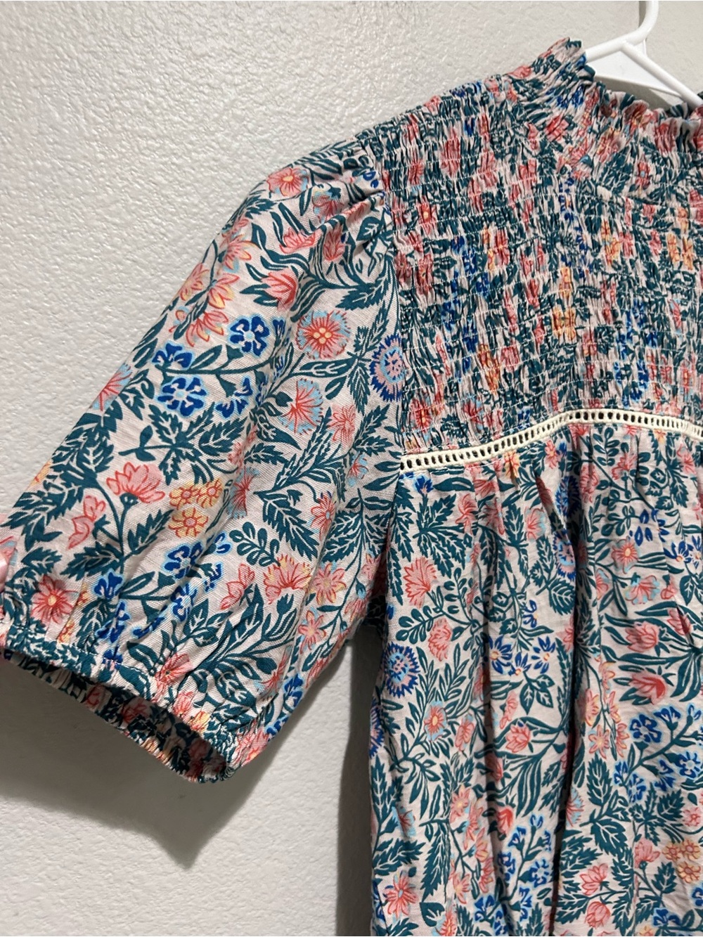 THML Anthro Floral Smocked Puff-Sleeve Top - Pink & Green NWOT - Picture 3 of 8